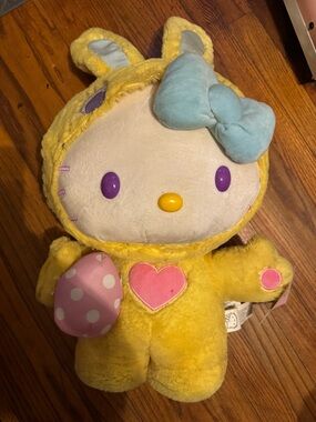 Hello Kitty yellow easter greeter plushie